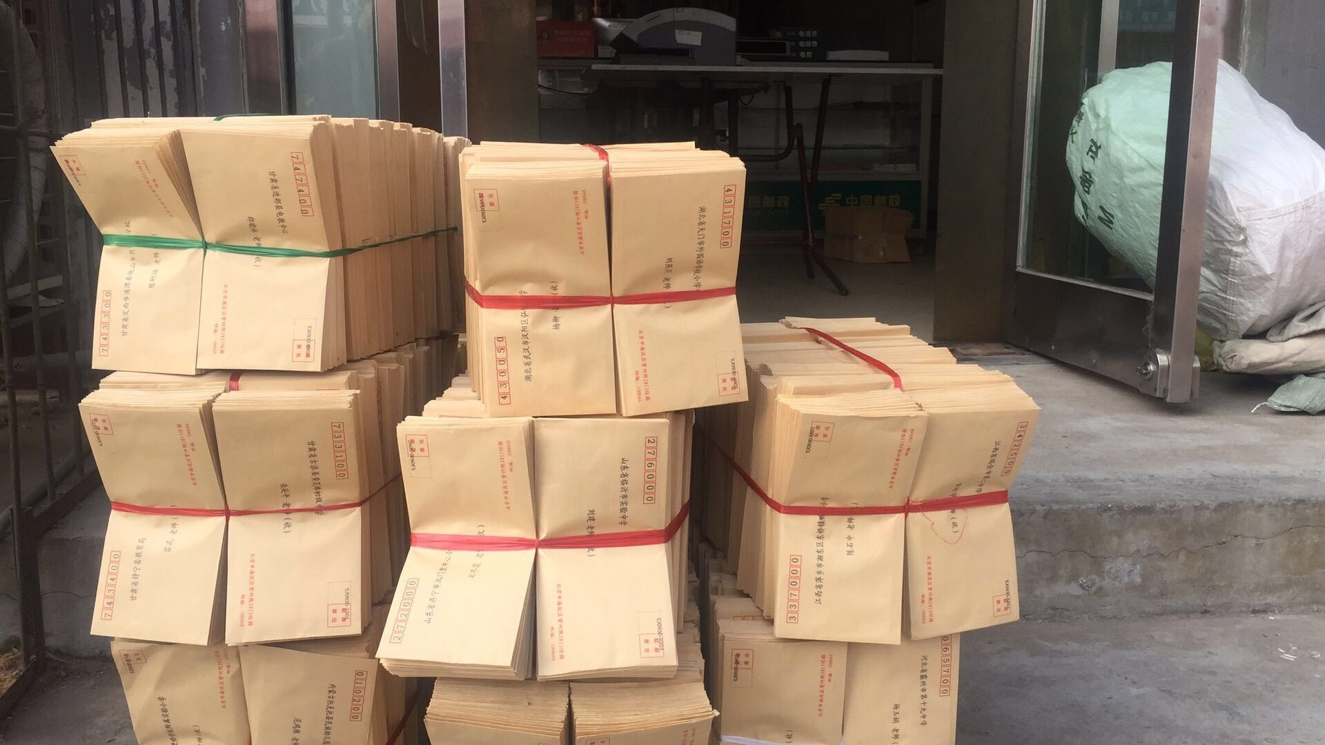 手提袋展会物料印刷的关键要素与策略